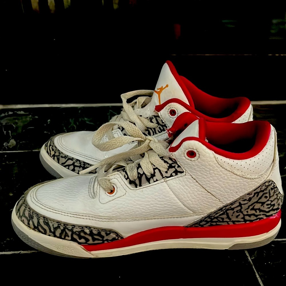 Kids Jordan’s - red, grey, white